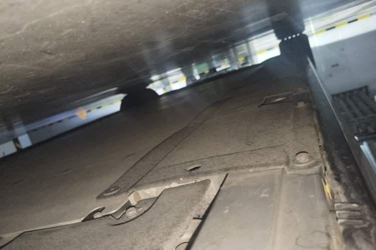 Used Li Auto MEGA 2024 Ultra Model Chassis Rear Left