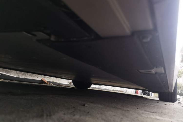 Used Li Auto MEGA 2024 Ultra Model Chassis Rear Right