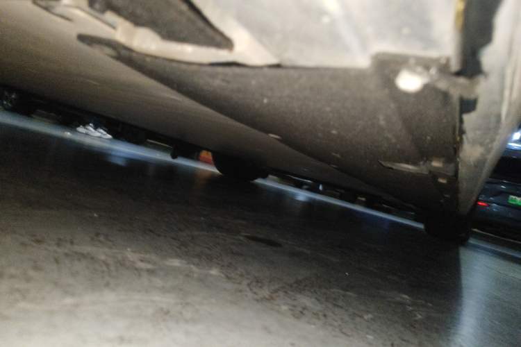 Used Li Auto MEGA 2024 Ultra Model Chassis Rear Right