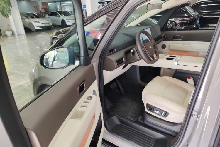Used Li Auto MEGA 2024 Ultra Model Driver Seat