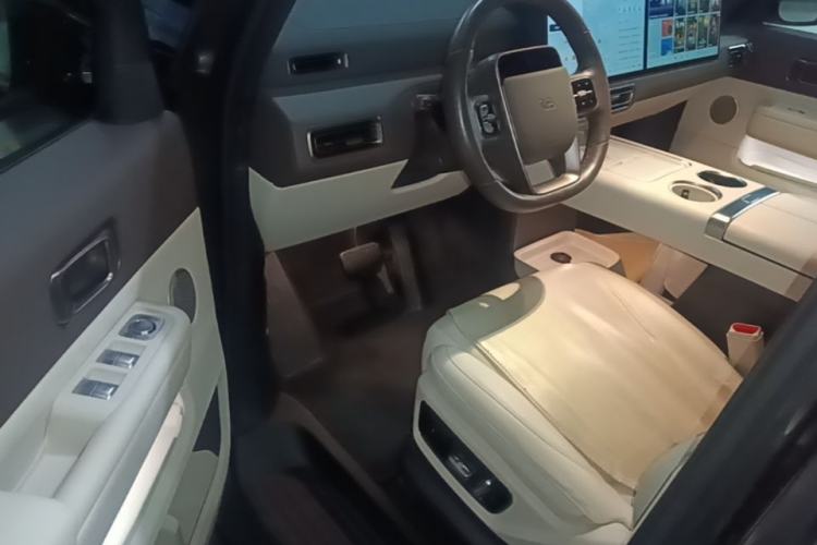 Used Li Auto MEGA 2024 Ultra Model Driver Seat