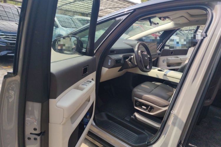 Used Li Auto MEGA 2024 Ultra Model Driver Seat