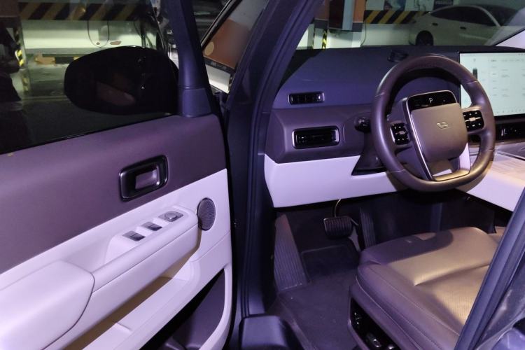 Used Li Auto MEGA 2024 Ultra Model Driver Seat