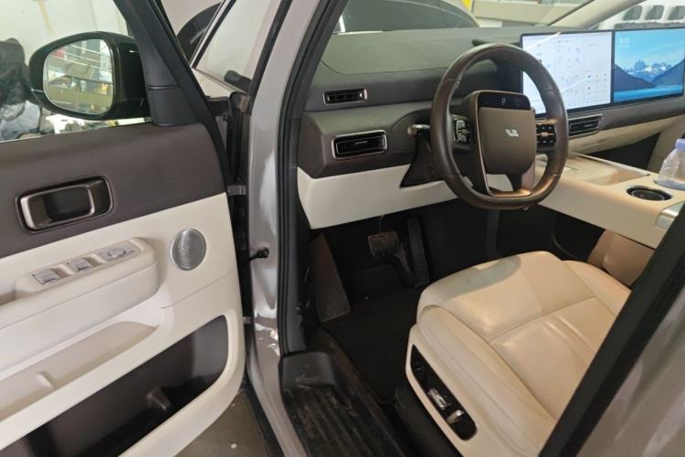 Used Li Auto MEGA 2024 Ultra Model Driver Seat
