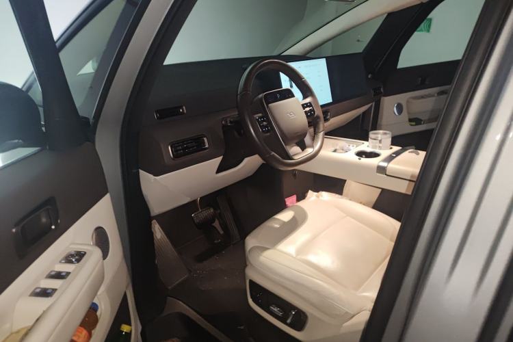 Used Li Auto MEGA 2024 Ultra Model Driver Seat