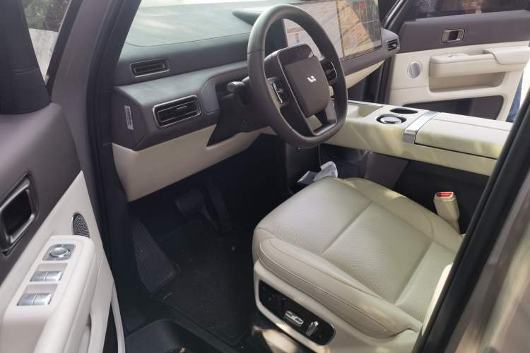 Used Li Auto MEGA 2024 Ultra Model Driver Seat
