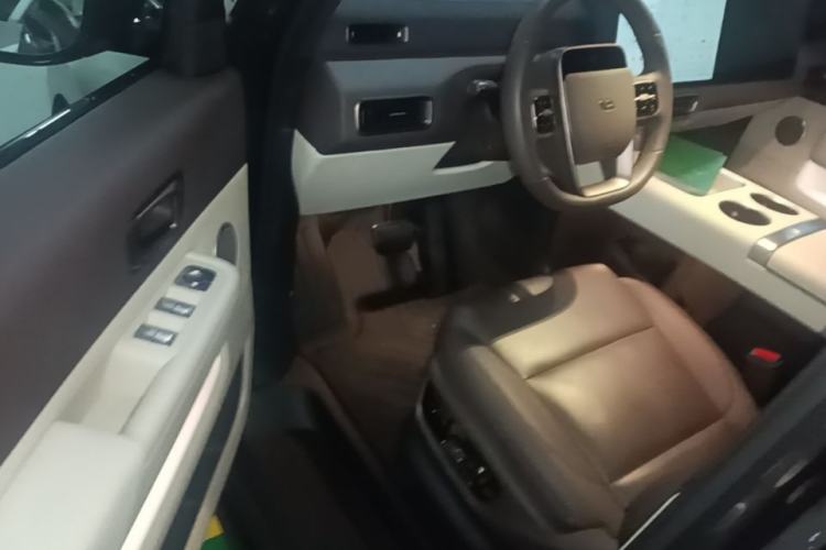 Used Li Auto MEGA 2024 Ultra Model Driver Seat
