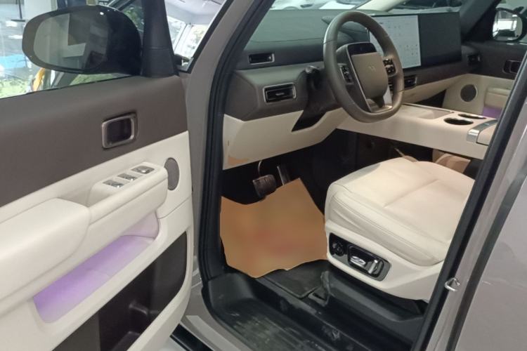 Used Li Auto MEGA 2024 Ultra Model Driver Seat
