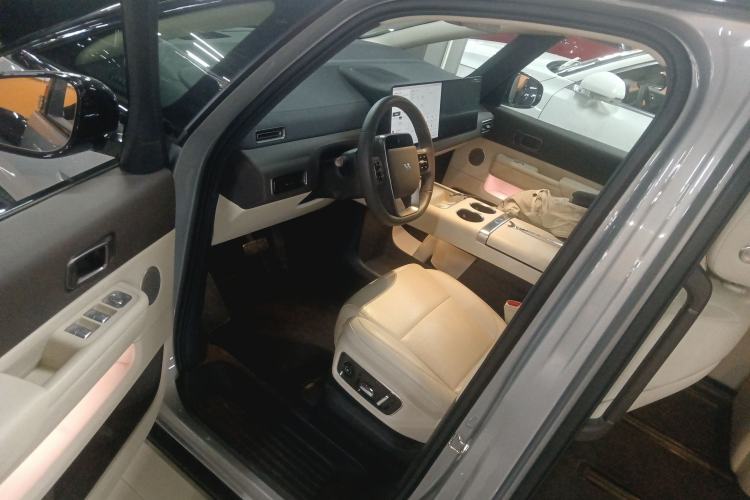 Used Li Auto MEGA 2024 Ultra Model Driver Seat