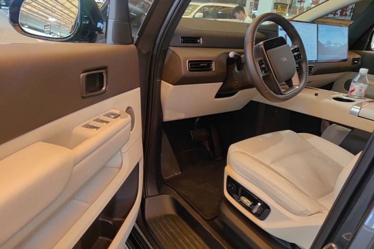 Used Li Auto MEGA 2024 Ultra Model Driver Seat
