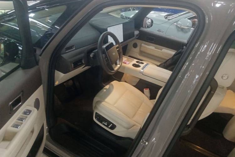 Used Li Auto MEGA 2024 Ultra Model Driver Seat