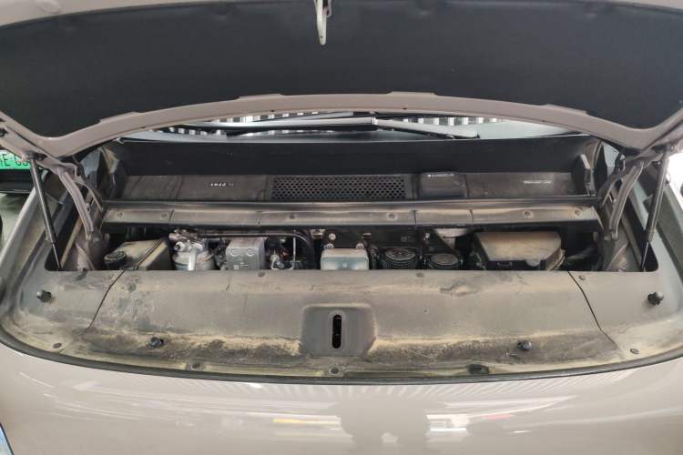 Used Li Auto MEGA 2024 Ultra Model Engine Bay