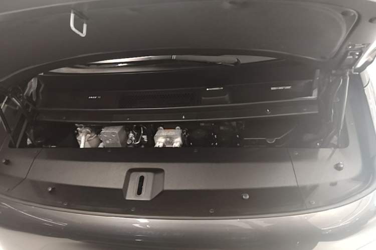 Used Li Auto MEGA 2024 Ultra Model Engine Bay