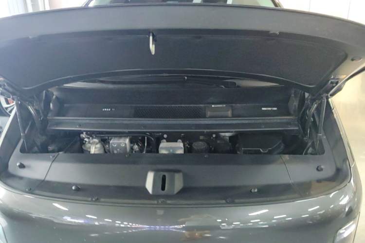 Used Li Auto MEGA 2024 Ultra Model Engine Bay