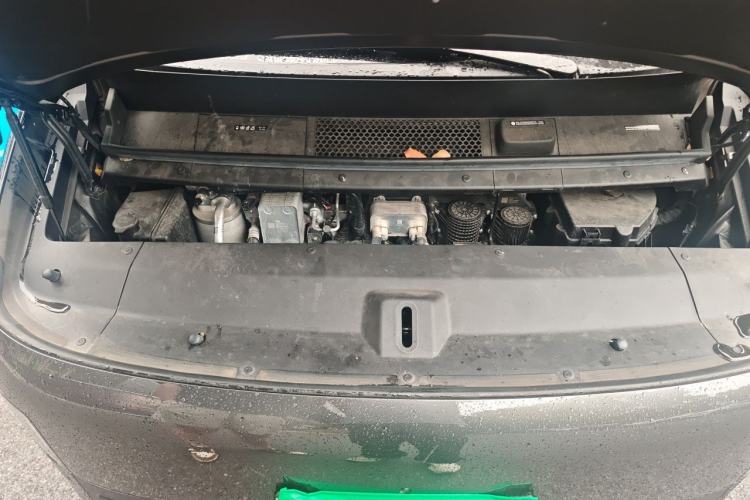 Used Li Auto MEGA 2024 Ultra Model Engine Bay