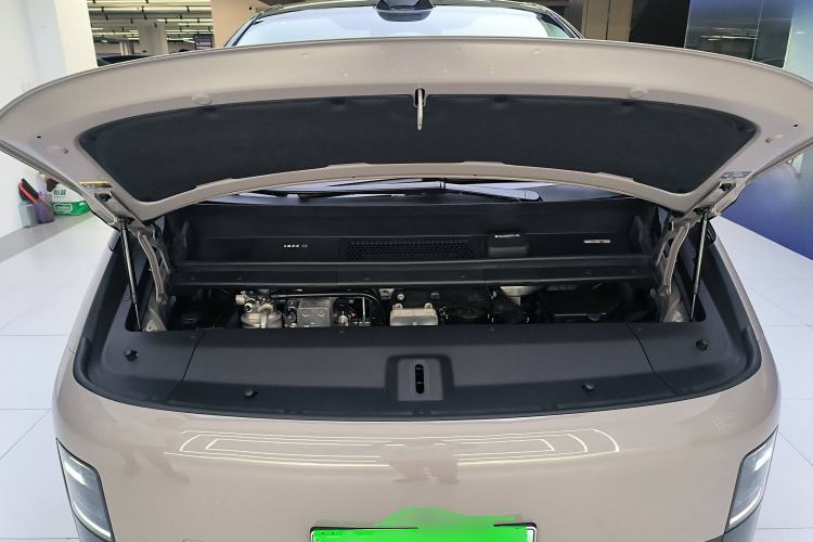 Used Li Auto MEGA 2024 Ultra Model Engine Bay