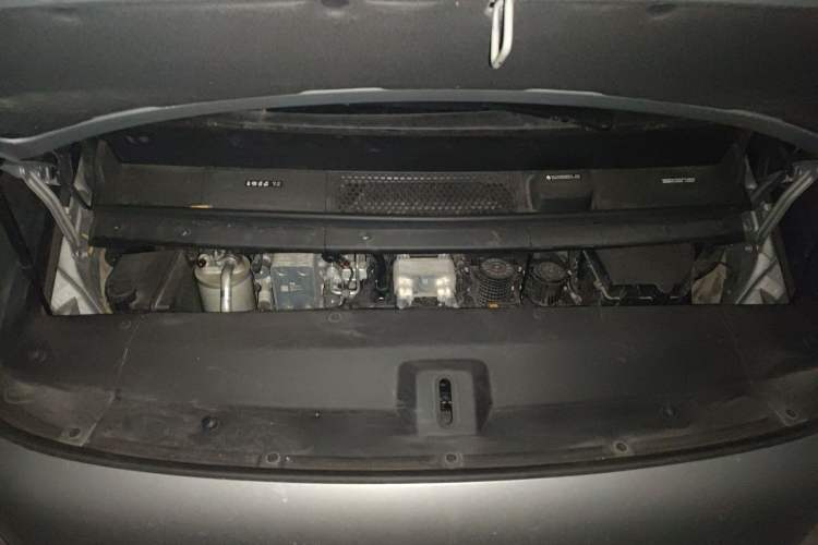 Used Li Auto MEGA 2024 Ultra Model Engine Bay