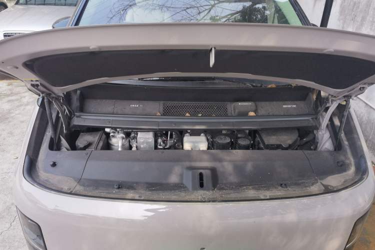 Used Li Auto MEGA 2024 Ultra Model Engine Bay