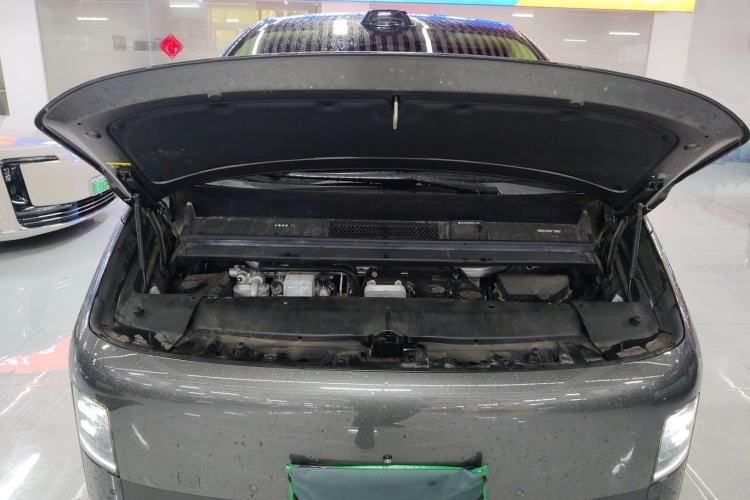 Used Li Auto MEGA 2024 Ultra Model Engine Bay