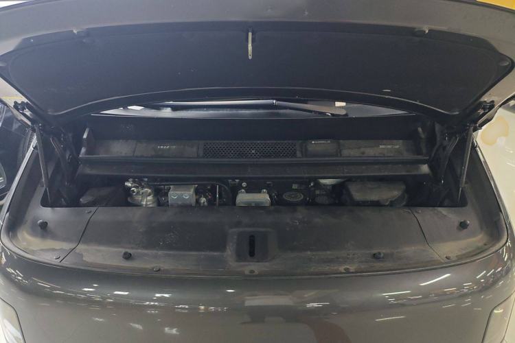 Used Li Auto MEGA 2024 Ultra Model Engine Bay
