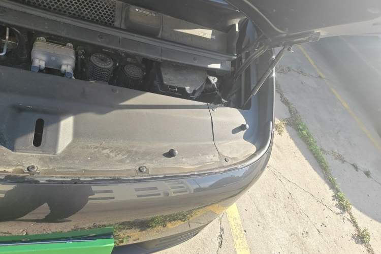 Used Li Auto MEGA 2024 Ultra Model Engine Bay Left