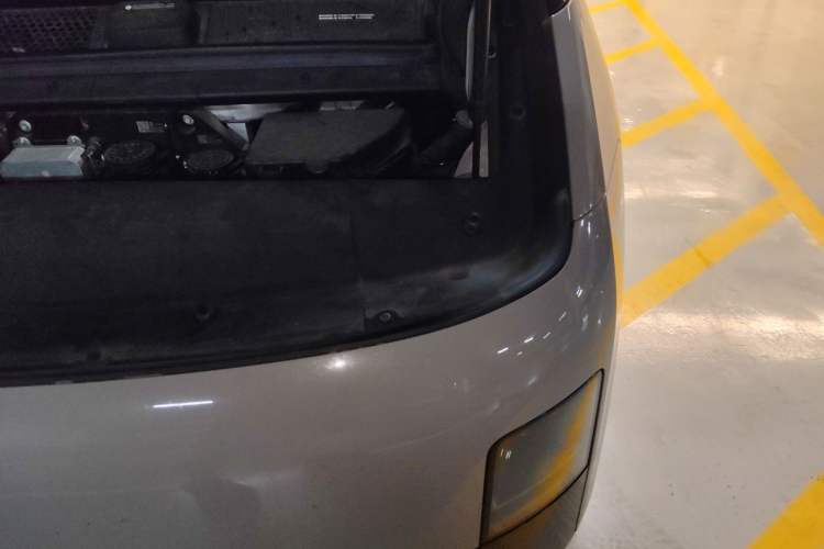 Used Li Auto MEGA 2024 Ultra Model Engine Bay Left