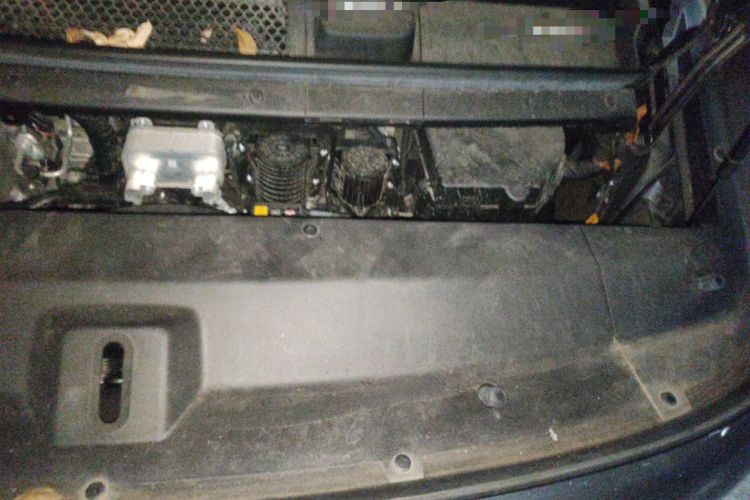 Used Li Auto MEGA 2024 Ultra Model Engine Bay Left