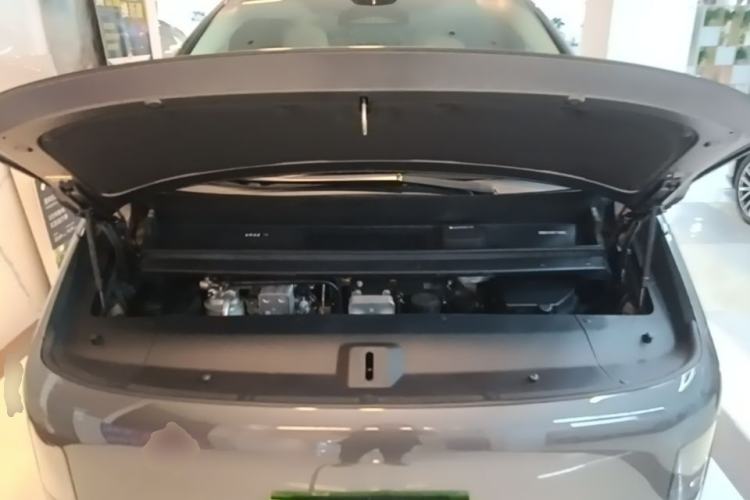 Used Li Auto MEGA 2024 Ultra Model Engine Bay