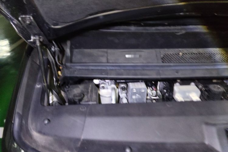 Used Li Auto MEGA 2024 Ultra Model Engine Bay Right