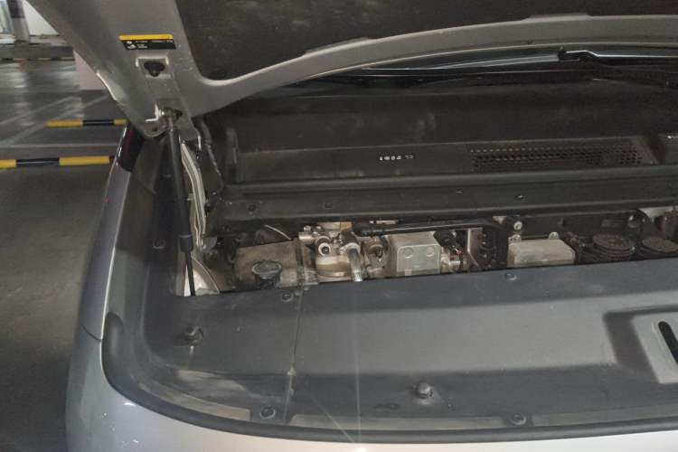 Used Li Auto MEGA 2024 Ultra Model Engine Bay Right