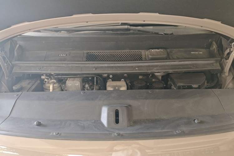 Used Li Auto MEGA 2024 Ultra Model Engine Bay