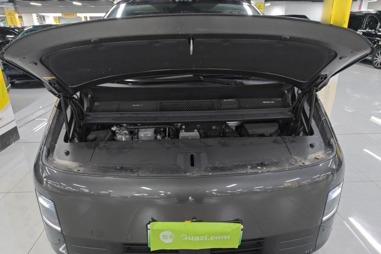 Used Li Auto MEGA 2024 Ultra Model Engine Bay