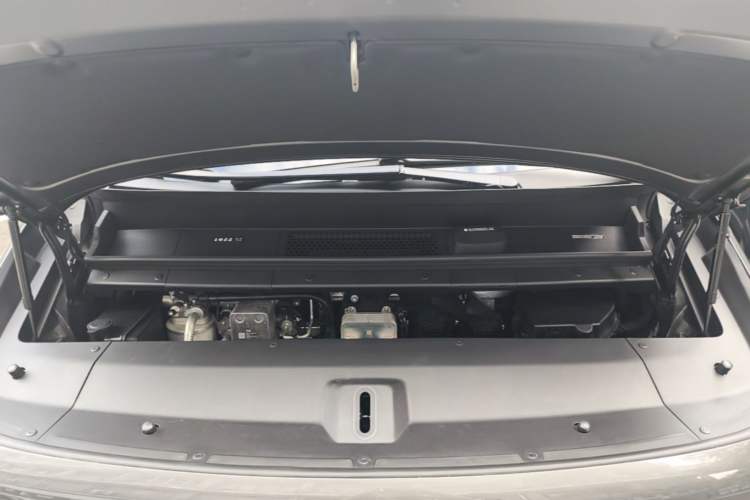 Used Li Auto MEGA 2024 Ultra Model Engine Bay