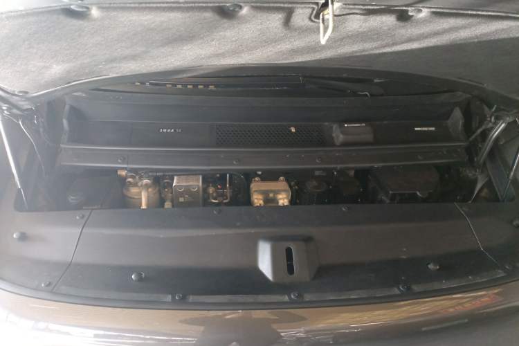 Used Li Auto MEGA 2024 Ultra Model Engine Bay