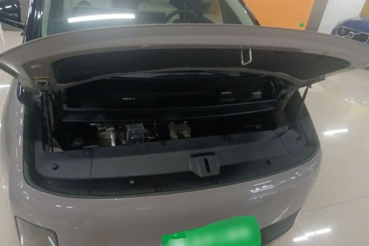 Used Li Auto MEGA 2024 Ultra Model Engine Bay