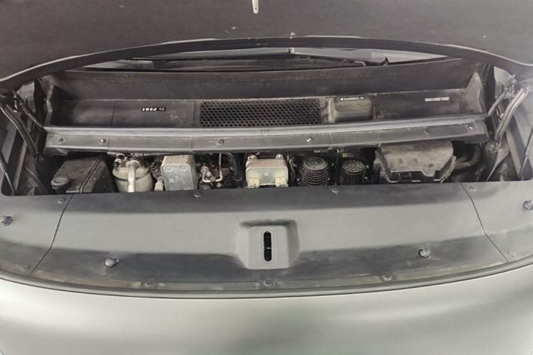 Used Li Auto MEGA 2024 Ultra Model Engine Bay