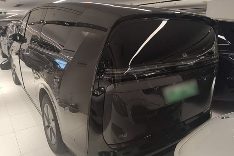 Used Li Auto MEGA 2024 Ultra Model Exterior 2