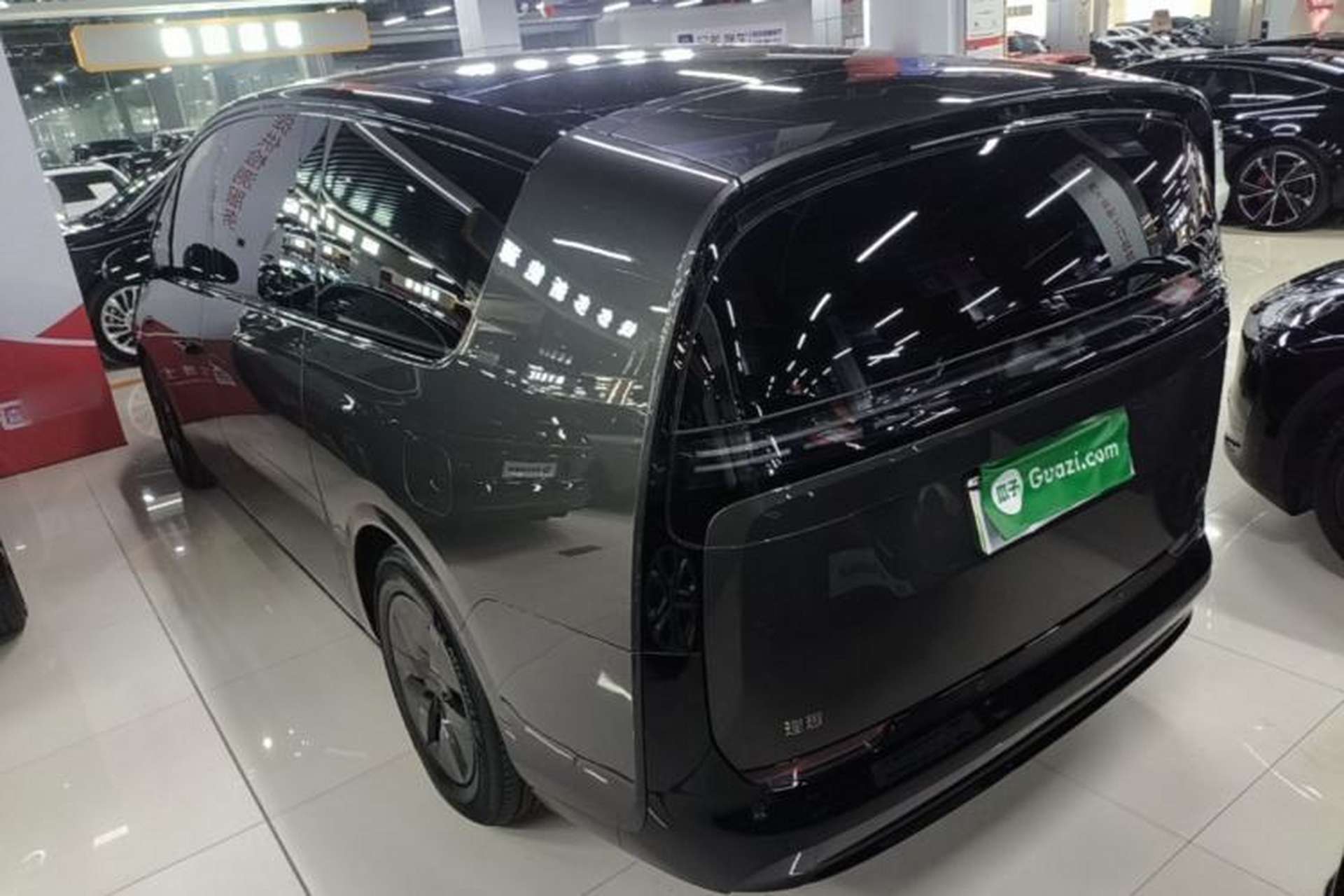 Used Li Auto MEGA 2024 Ultra Model Exterior 2