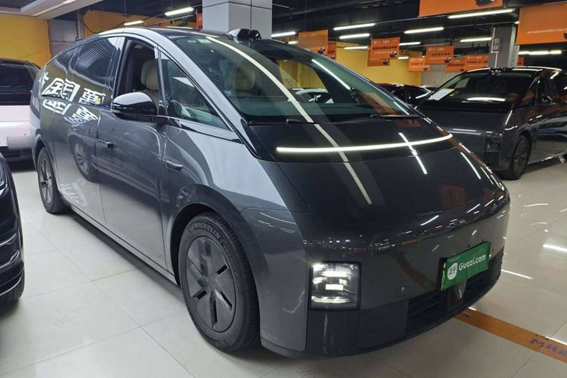 Used Li Auto MEGA 2024 Ultra Model Exterior 2