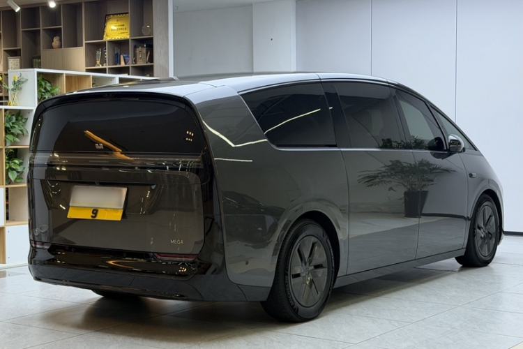 Used Li Auto MEGA 2024 Ultra Model Exterior 2