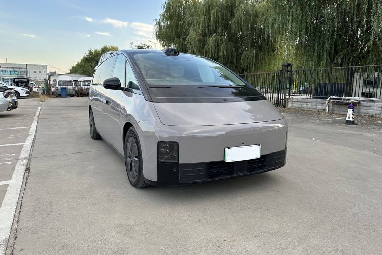 Used Li Auto MEGA 2024 Ultra Model Exterior 2