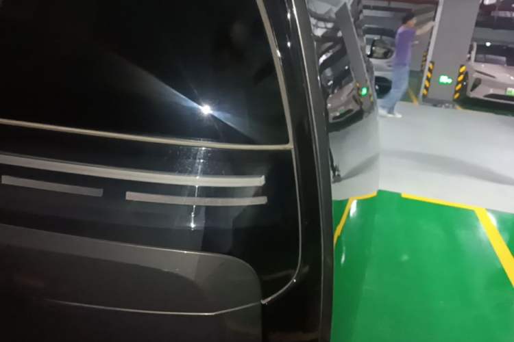 Used Li Auto MEGA 2024 Ultra Model Exterior 3