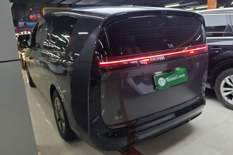 Used Li Auto MEGA 2024 Ultra Model Exterior 3