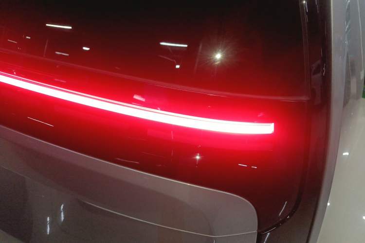 Used Li Auto MEGA 2024 Ultra Model Exterior 3