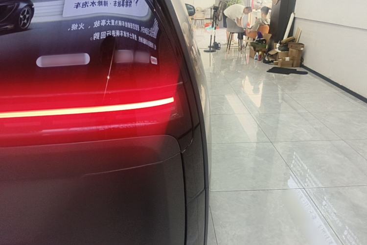 Used Li Auto MEGA 2024 Ultra Model Exterior 3