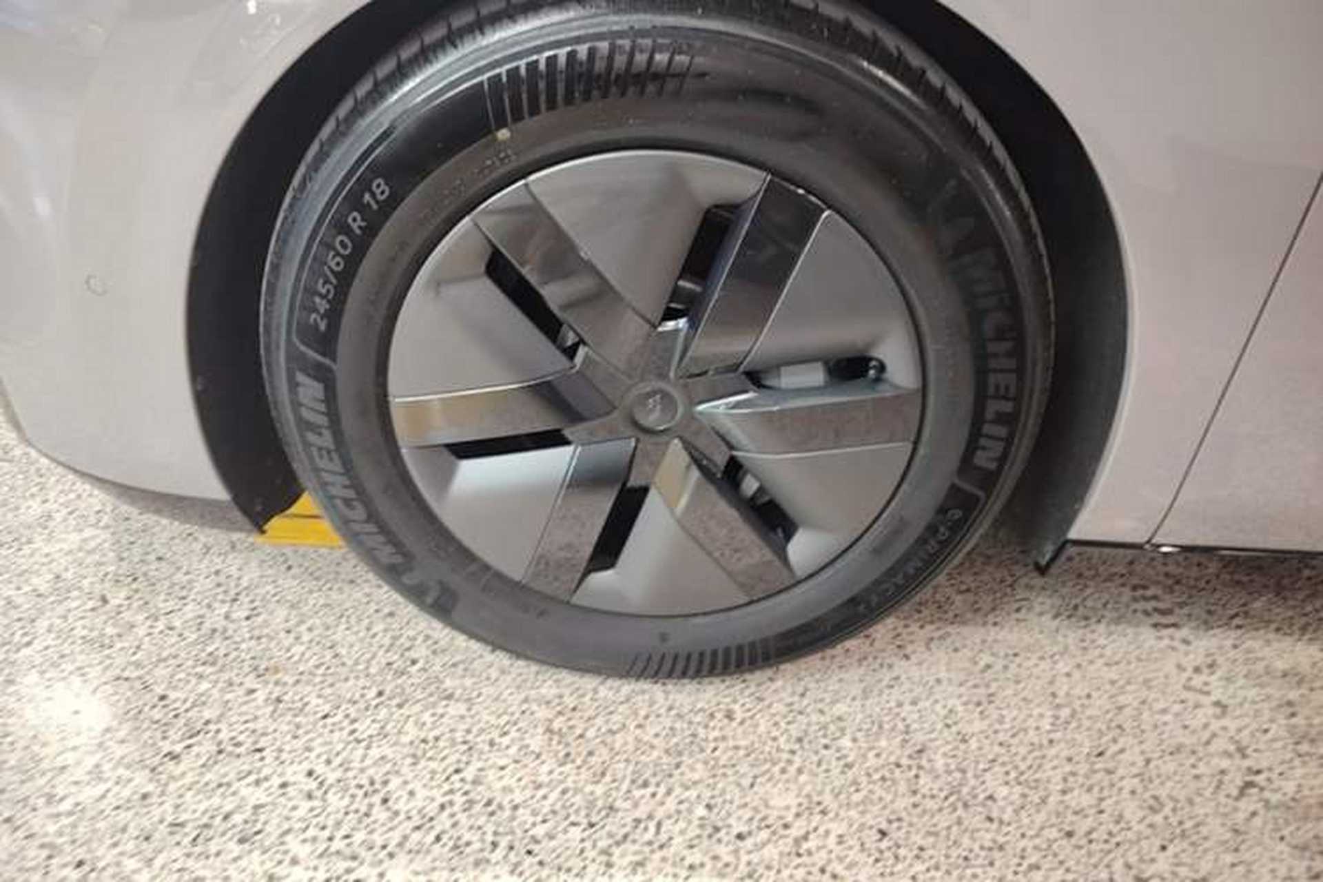 Used Li Auto MEGA 2024 Ultra Model Exterior 4