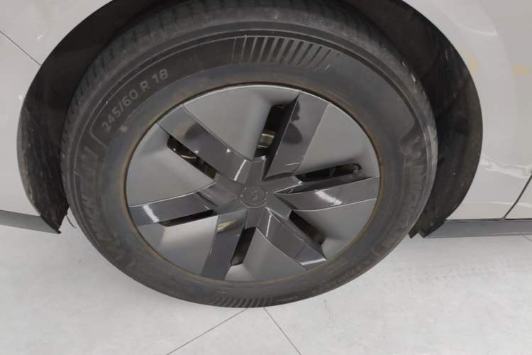 Used Li Auto MEGA 2024 Ultra Model Exterior 5