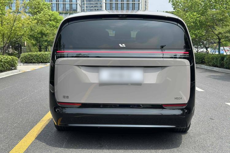 Used Li Auto MEGA 2024 Ultra Model Exterior 5