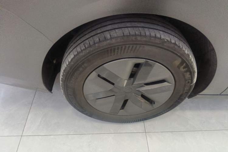Used Li Auto MEGA 2024 Ultra Model Exterior 5
