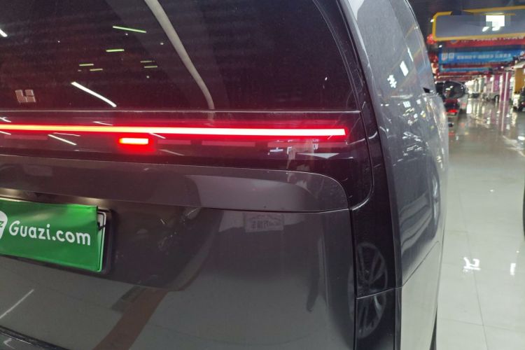 Used Li Auto MEGA 2024 Ultra Model Exterior 6